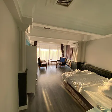 Yali Apartment *